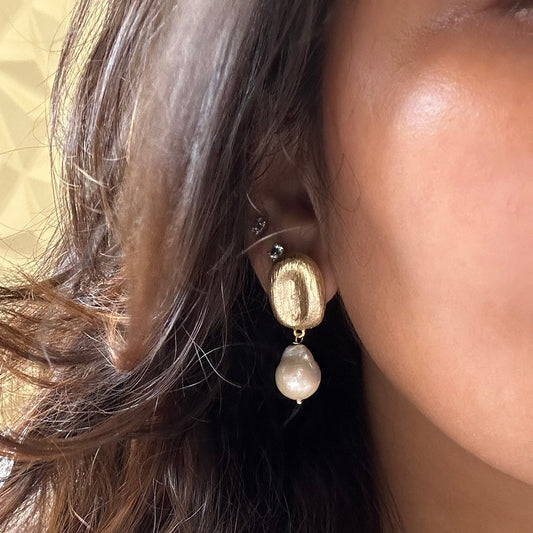 Monalisa Pearl Earrings