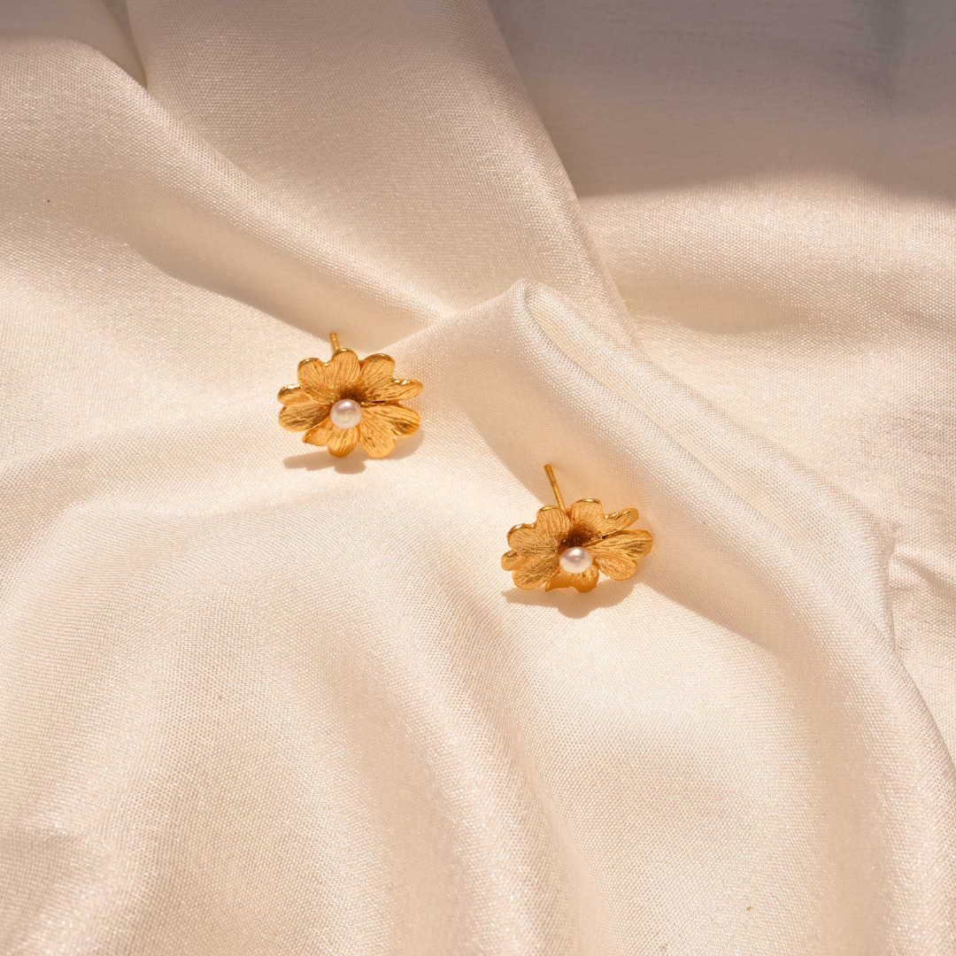 Daisy Studs